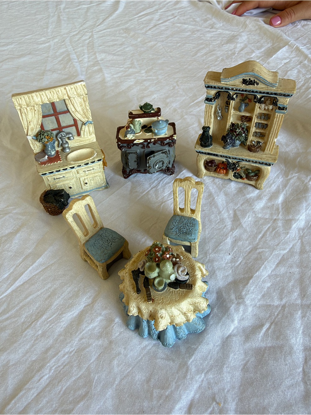 Avon Victorian Memories Collection Miniature Furniture Lot (23 pcs)